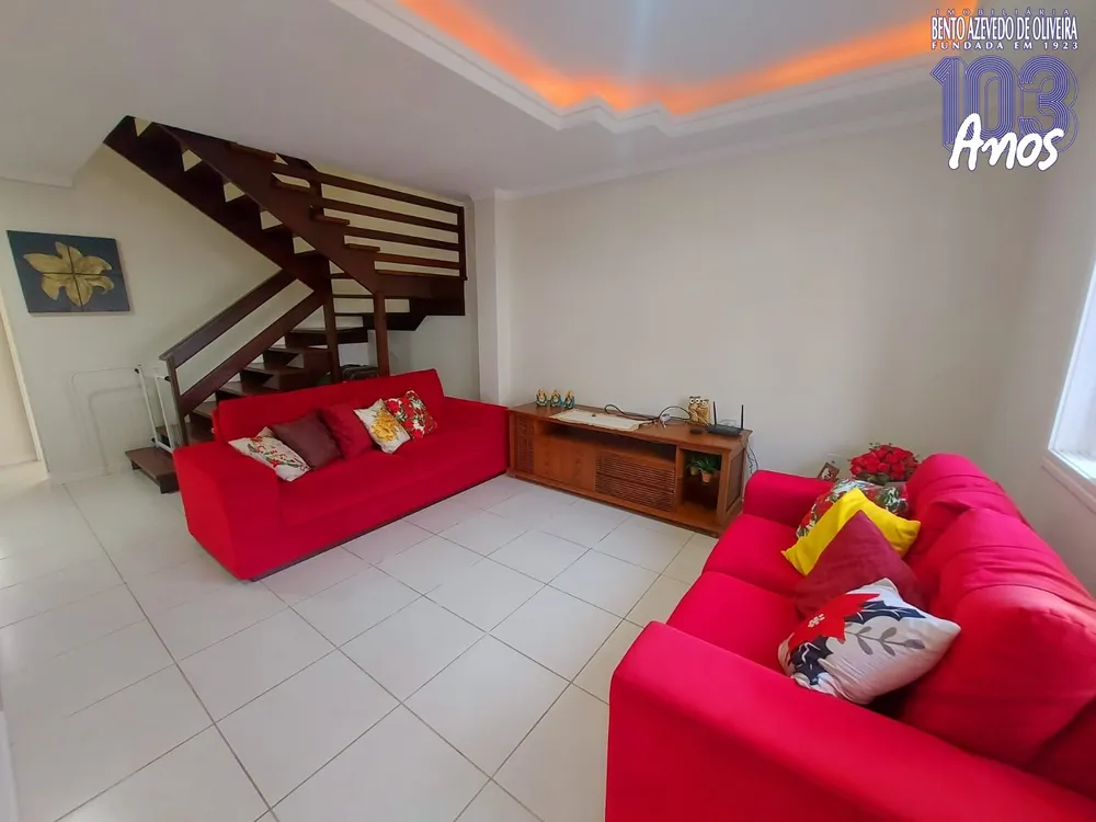 Casa, 4 quartos, 143 m² - Foto 1