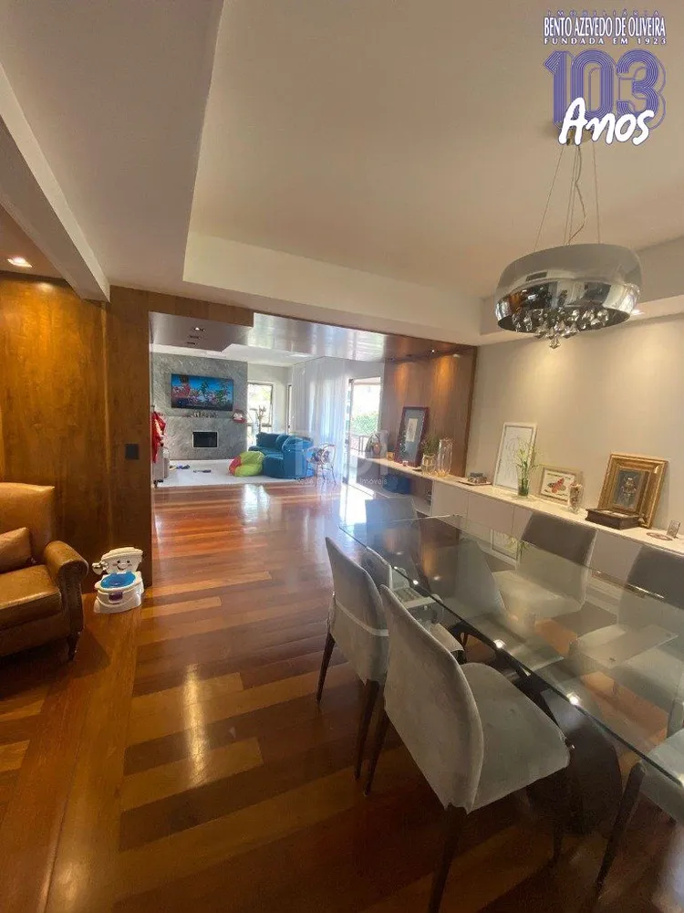 Apartamento, 3 quartos, 222 m² - Foto 1