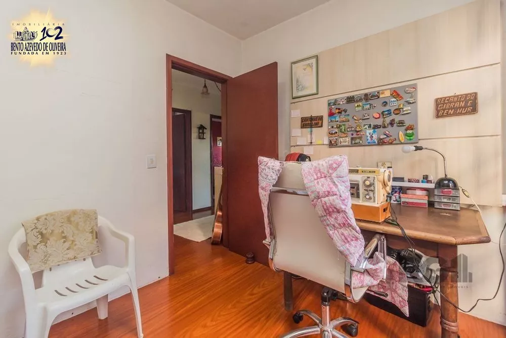 Casa, 4 quartos, 215 m² - Foto 1