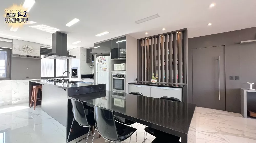 Apartamento, 3 quartos, 185 m² - Foto 2