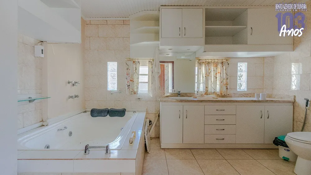Casa, 4 quartos, 308 m² - Foto 2
