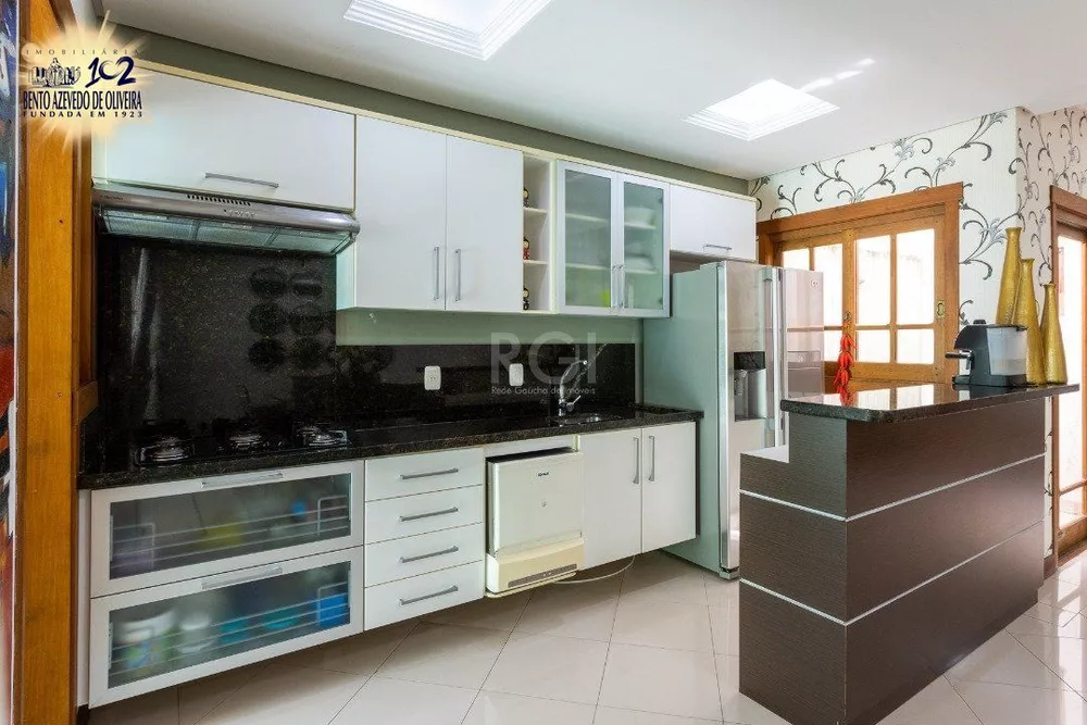Casa, 5 quartos, 222 m² - Foto 1
