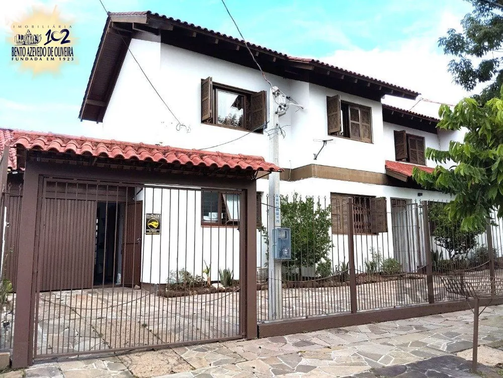 Casa, 3 quartos, 232 m² - Foto 1