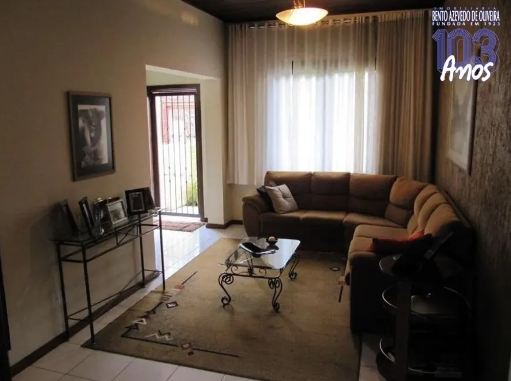 Casa, 4 quartos, 328 m² - Foto 1