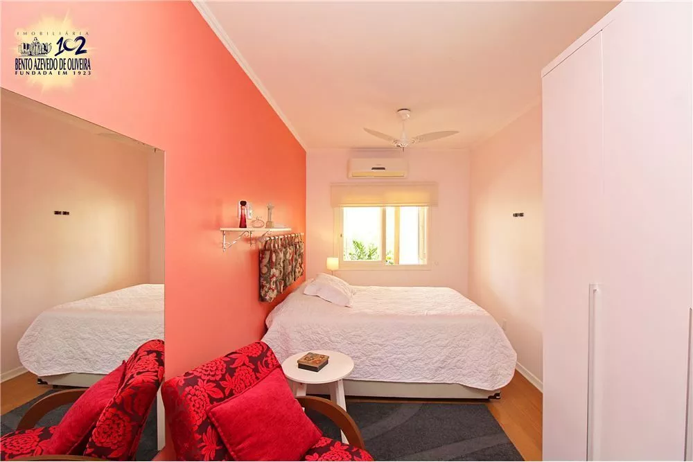 Casa, 3 quartos, 198 m² - Foto 1
