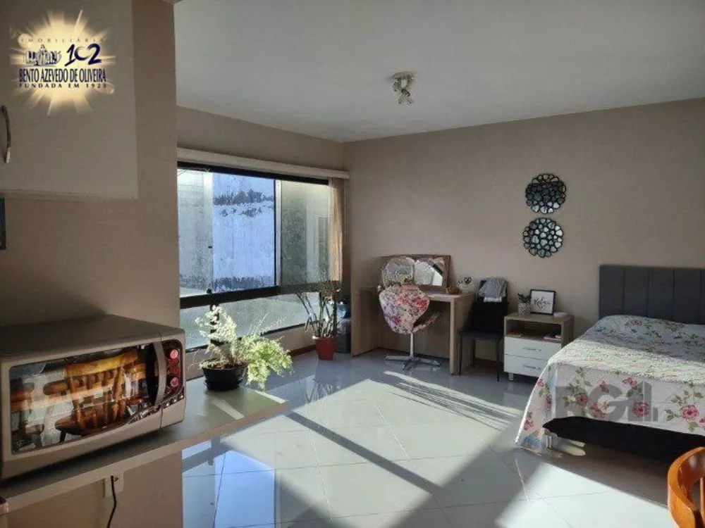Casa, 4 quartos, 243 m² - Foto 1