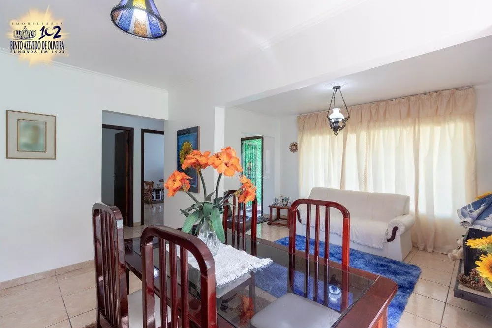 Casa, 4 quartos, 182 m² - Foto 1