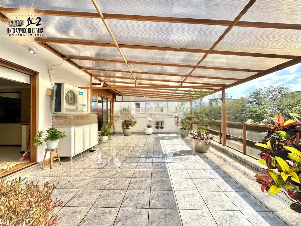 Cobertura, 3 quartos, 208 m² - Foto 2