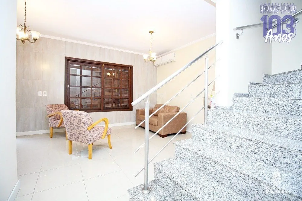 Casa, 3 quartos, 246 m² - Foto 1