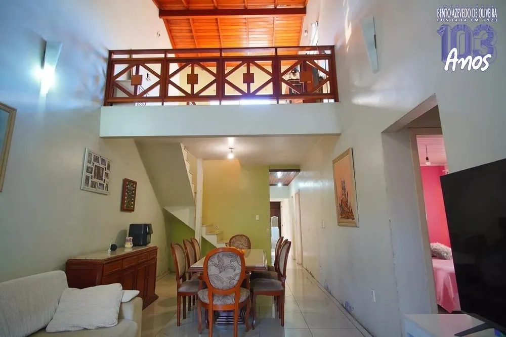 Casa, 5 quartos, 140 m² - Foto 2
