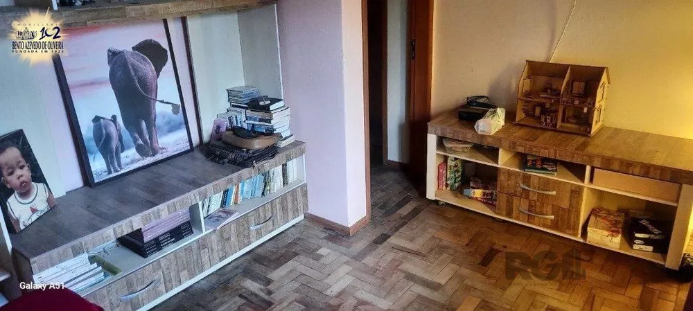 Casa, 4 quartos, 243 m² - Foto 1