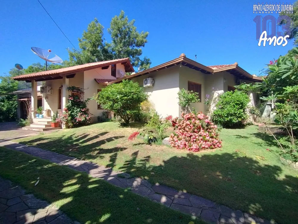 Casa, 3 quartos, 202 m² - Foto 1
