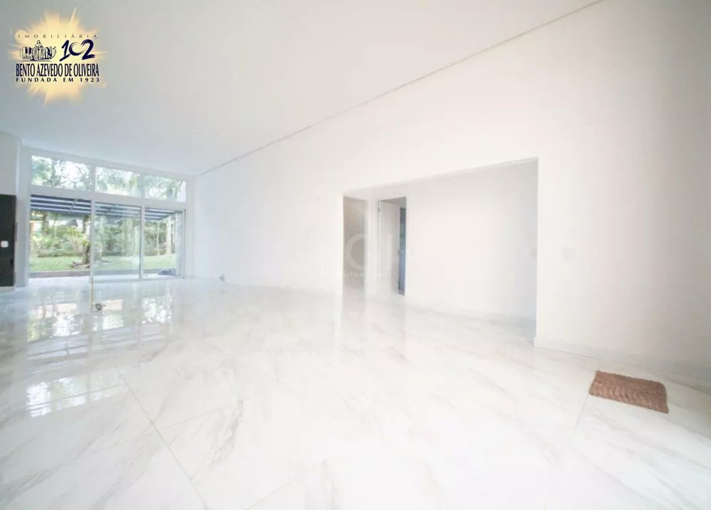 Casa, 4 quartos, 225 m² - Foto 1