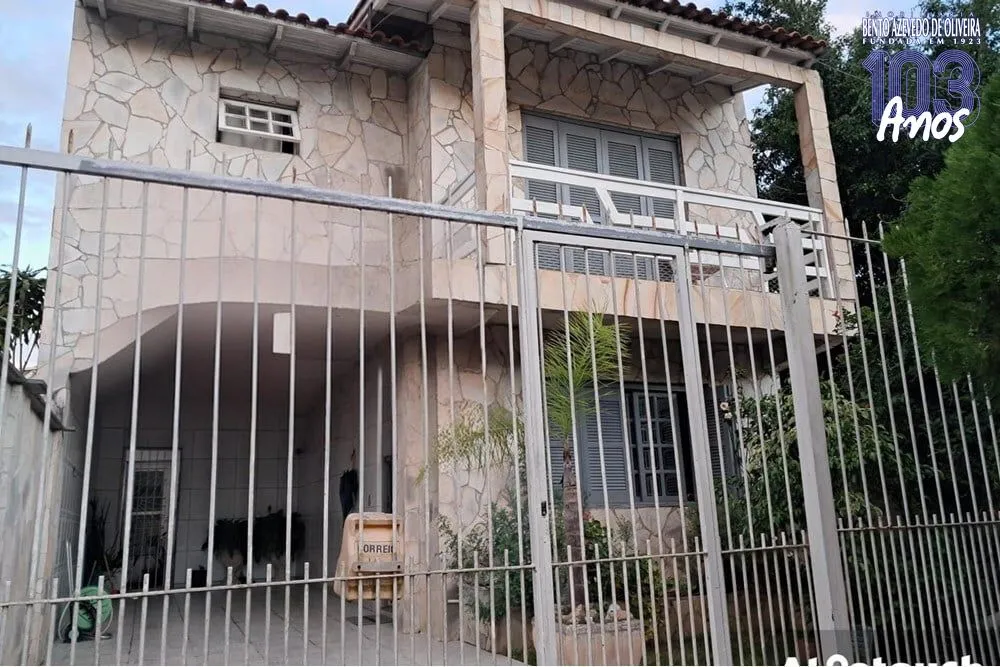 Casa, 3 quartos, 215 m² - Foto 1