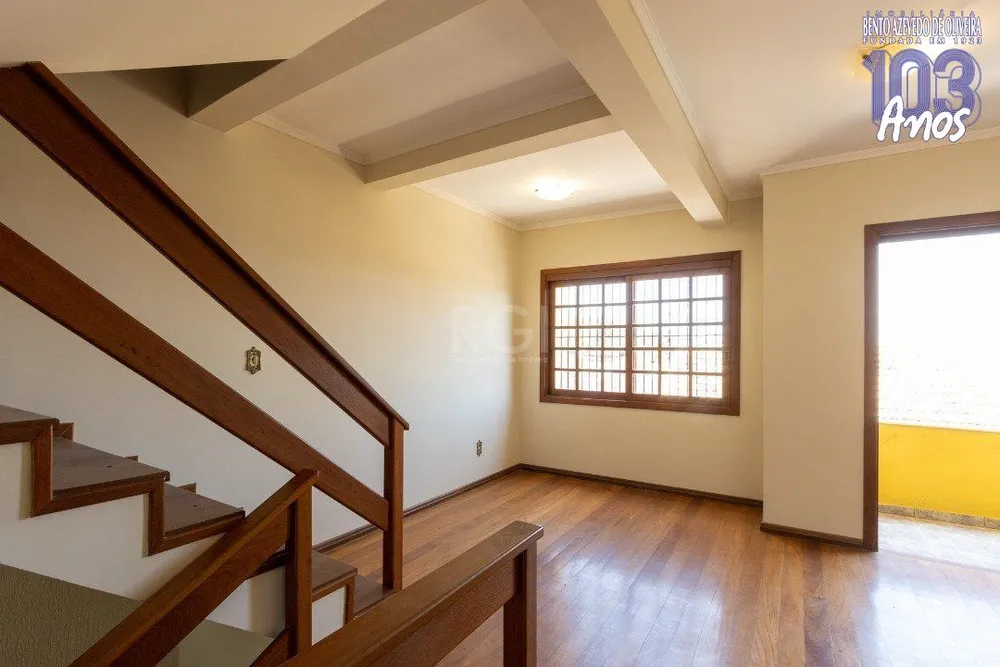 Casa, 3 quartos, 216 m² - Foto 1
