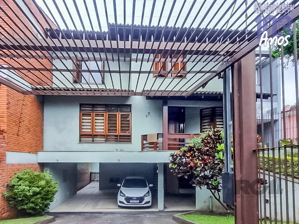 Casa, 4 quartos, 225 m² - Foto 1