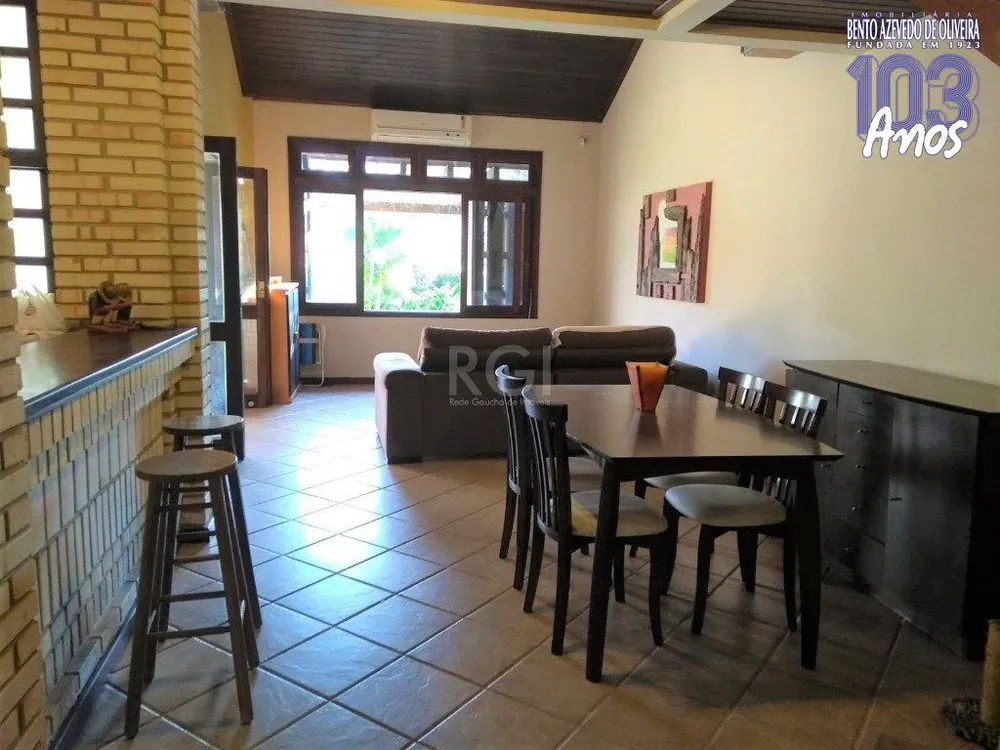 Casa, 3 quartos, 219 m² - Foto 1