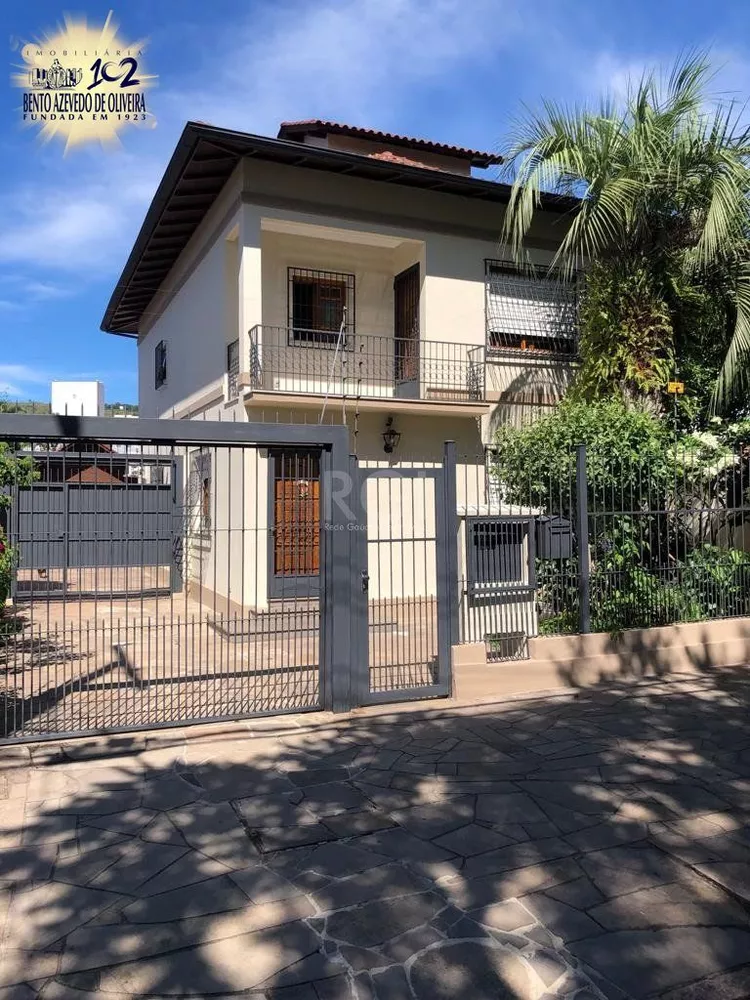 Casa, 4 quartos, 225 m² - Foto 1