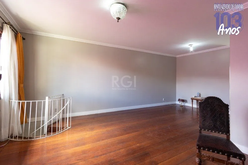 Casa, 3 quartos, 202 m² - Foto 1