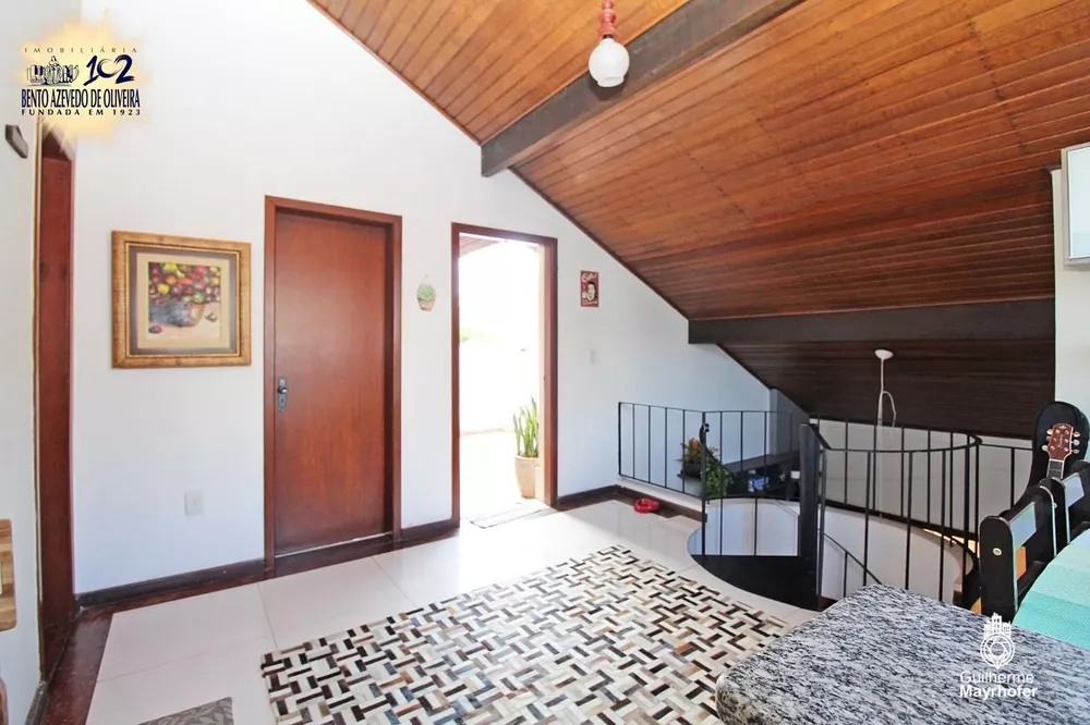 Cobertura, 3 quartos, 217 m² - Foto 2