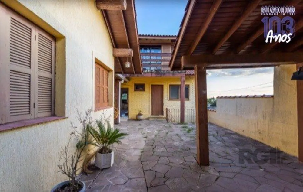 Casa, 4 quartos, 219 m² - Foto 1