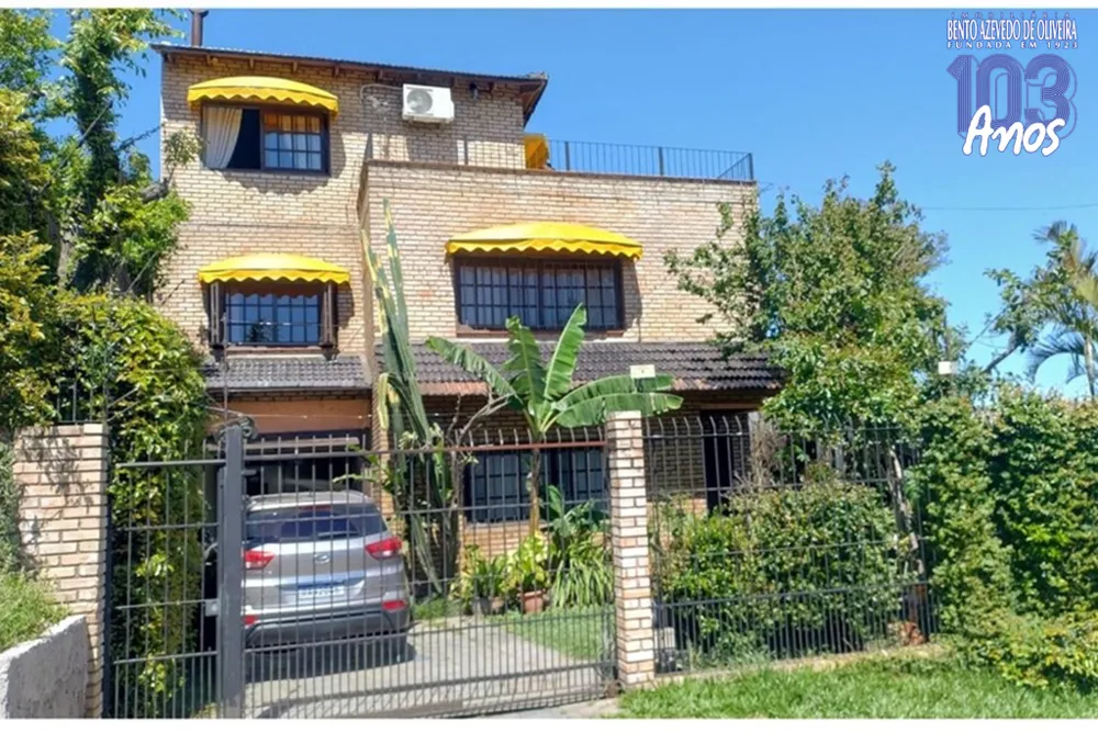 Casa, 4 quartos, 231 m² - Foto 1