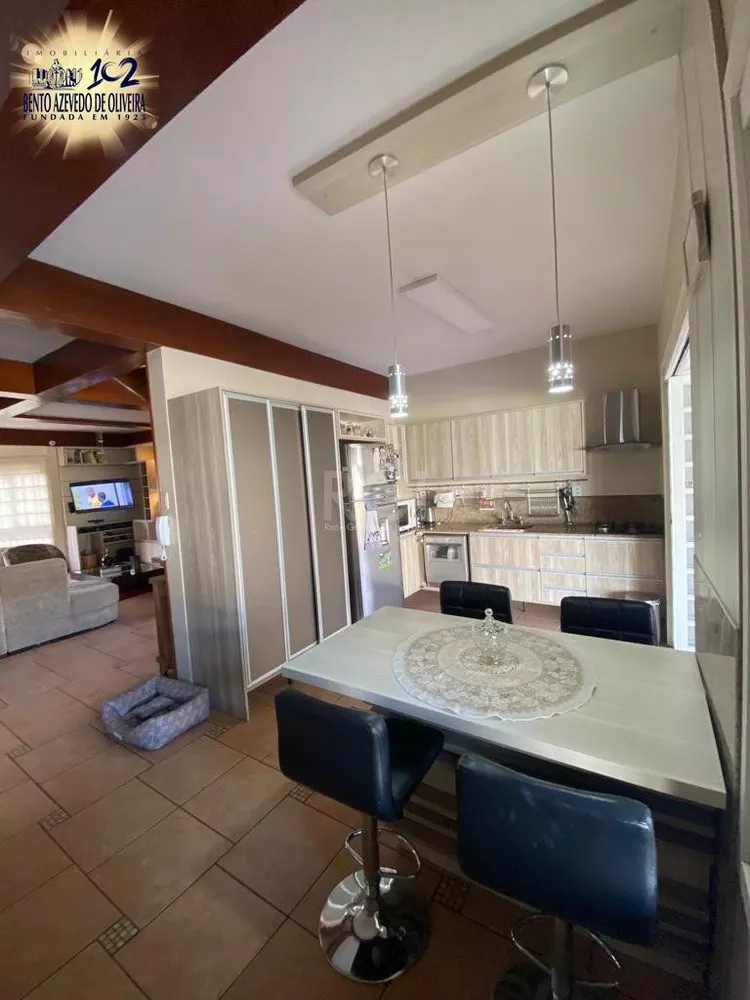 Casa, 3 quartos, 247 m² - Foto 2