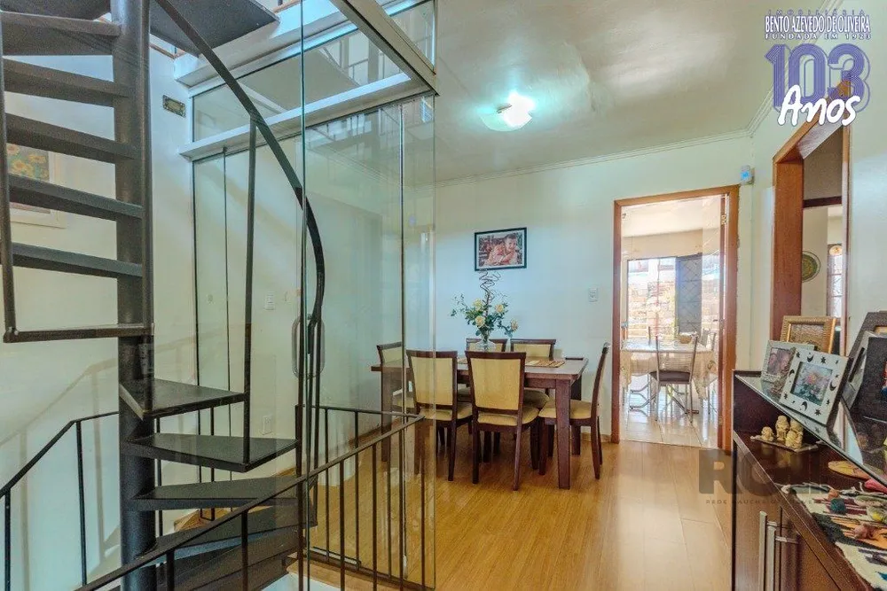 Casa, 3 quartos, 253 m² - Foto 1
