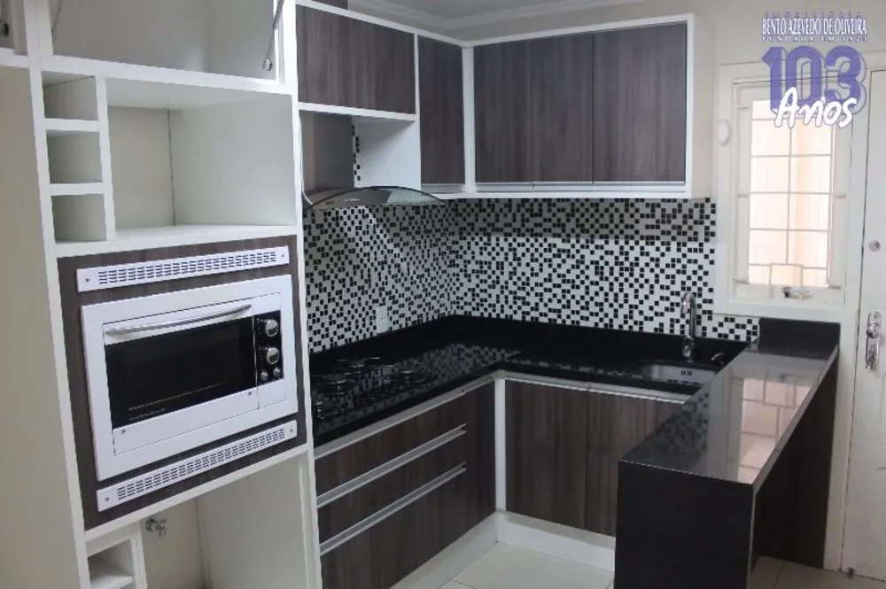 Casa, 3 quartos, 220 m² - Foto 1