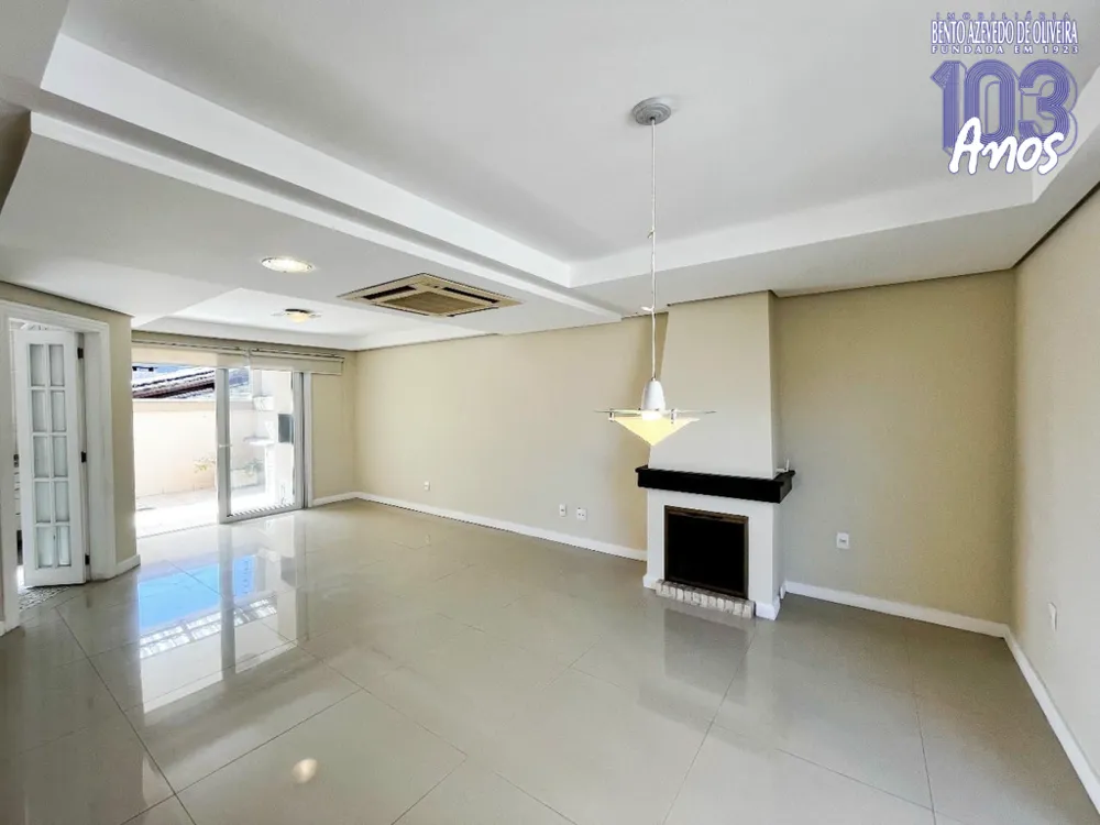 Casa, 4 quartos, 212 m² - Foto 1