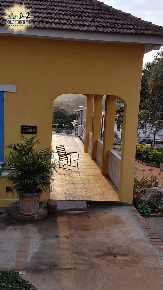 Casa, 3 quartos, 240 m² - Foto 1
