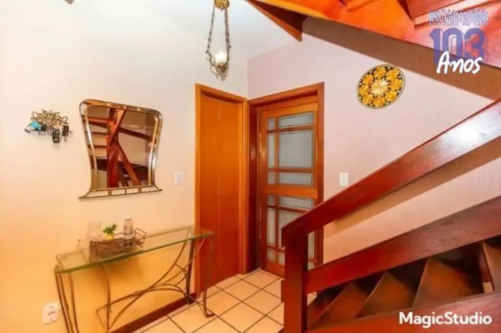 Casa, 5 quartos, 235 m² - Foto 1