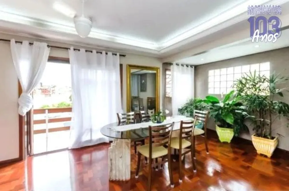 Casa, 3 quartos, 245 m² - Foto 2