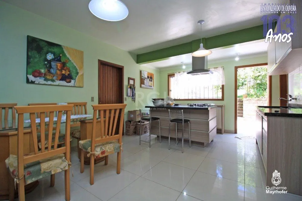Casa, 4 quartos, 240 m² - Foto 1
