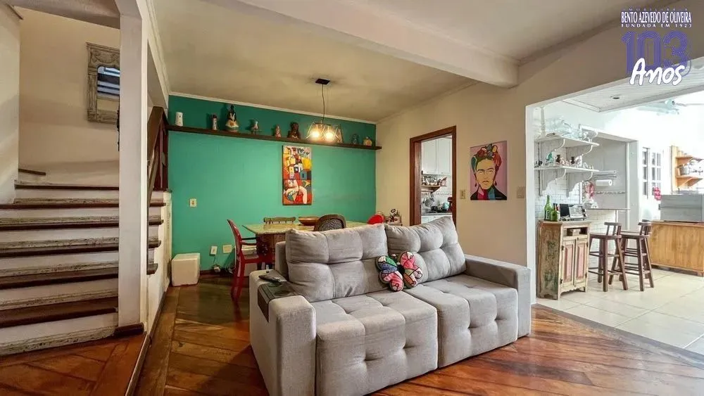 Casa, 3 quartos, 176 m² - Foto 1