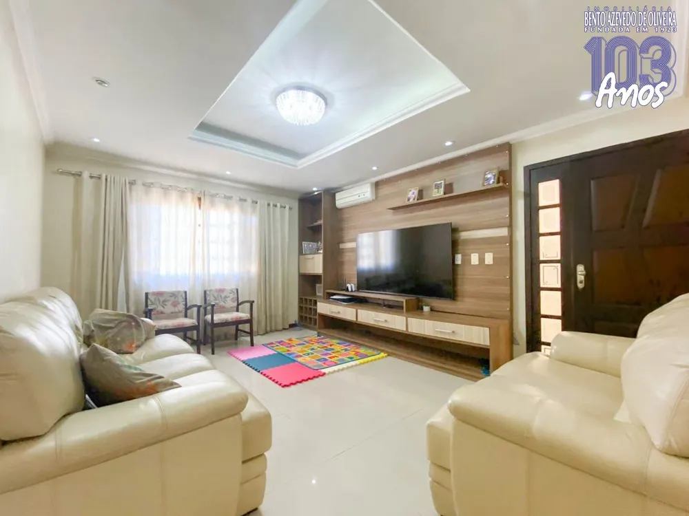 Casa, 3 quartos, 220 m² - Foto 1