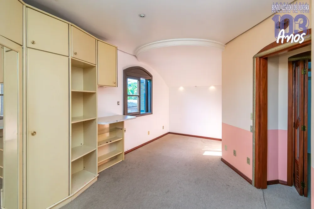 Casa, 5 quartos, 267 m² - Foto 1