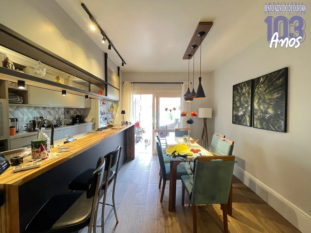 Casa, 3 quartos, 203 m² - Foto 1
