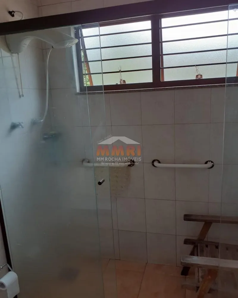 Chácara, 3 quartos, 2360 m² - Foto 1