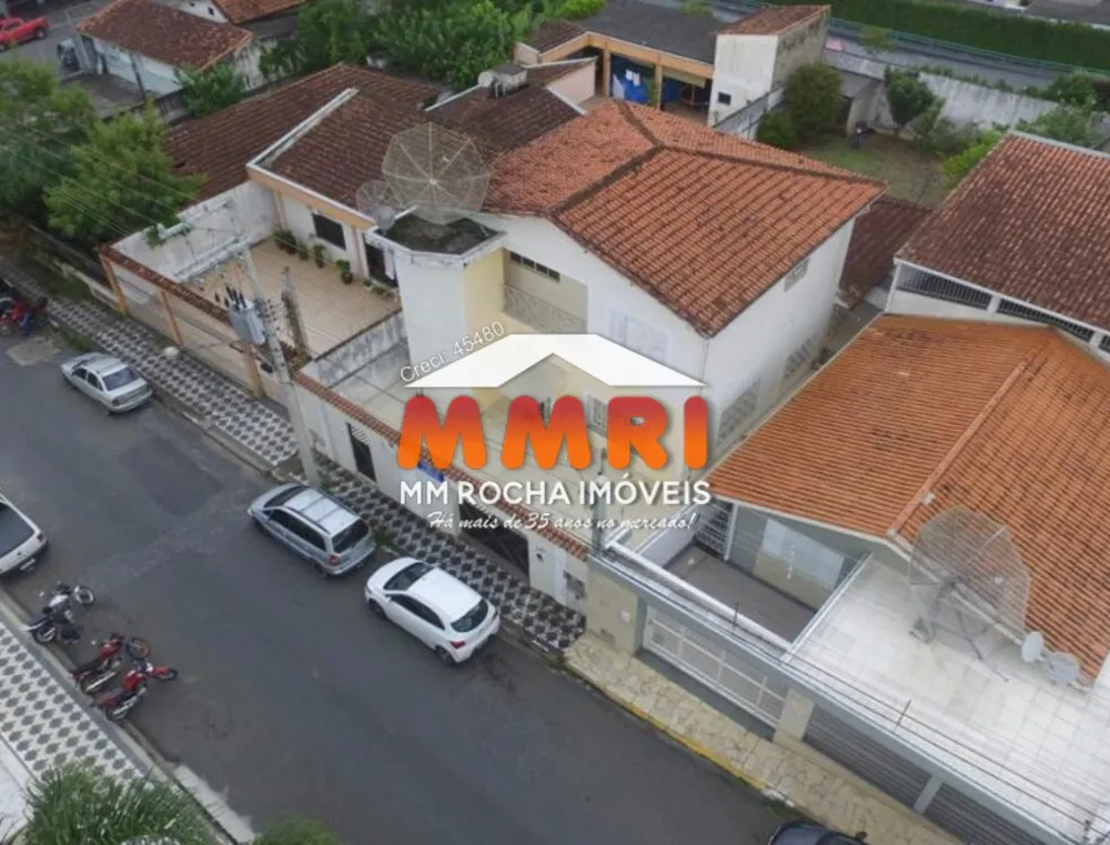 Casa, 4 quartos, 250 m² - Foto 1