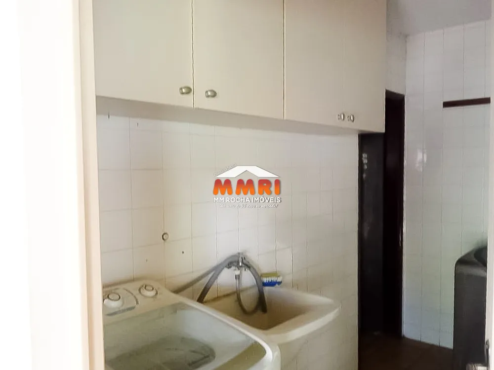 Chácara, 3 quartos, 1205 m² - Foto 2