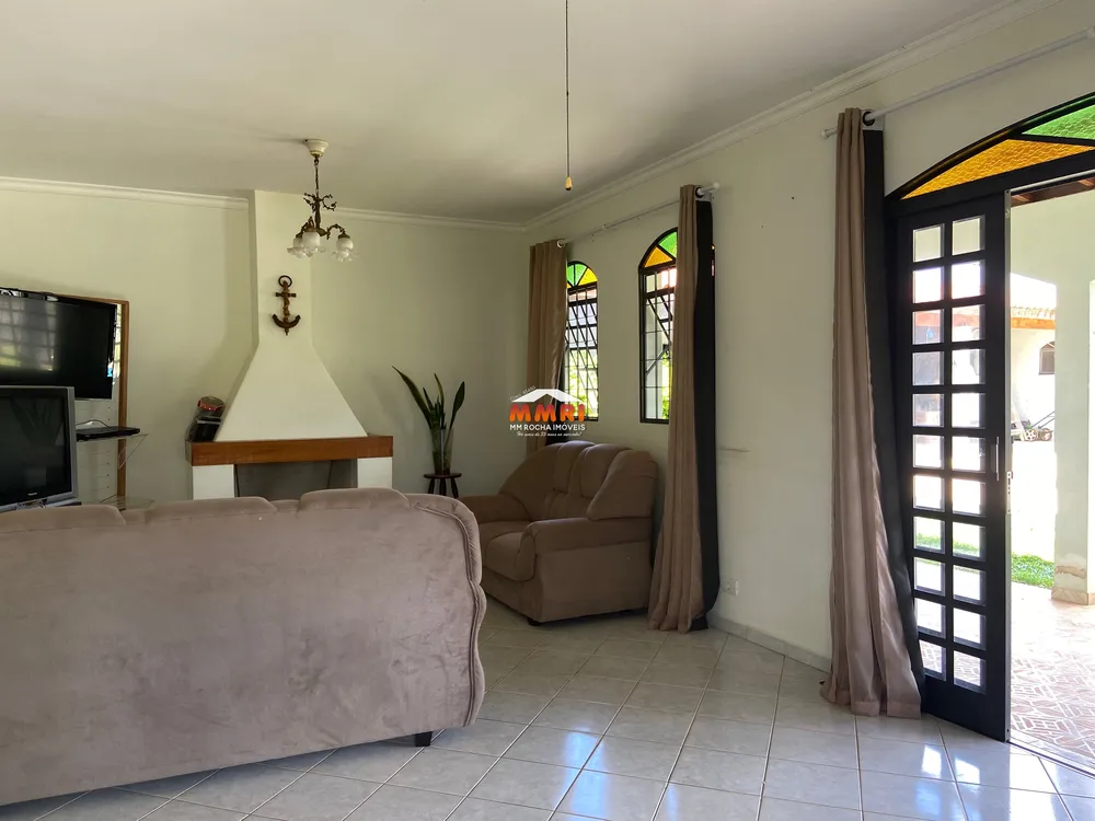 Sítio, 4 quartos, 17000 m² - Foto 1