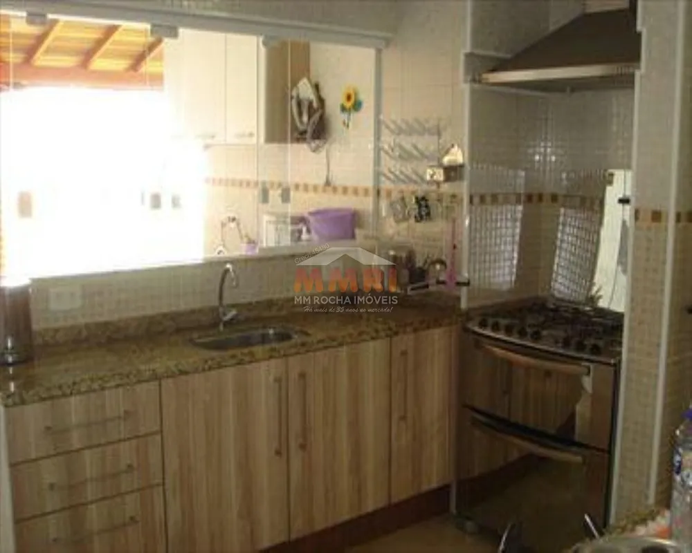 Sobrado, 2 quartos, 304 m² - Foto 1