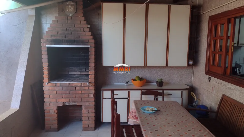 Casa, 3 quartos, 195 m² - Foto 1