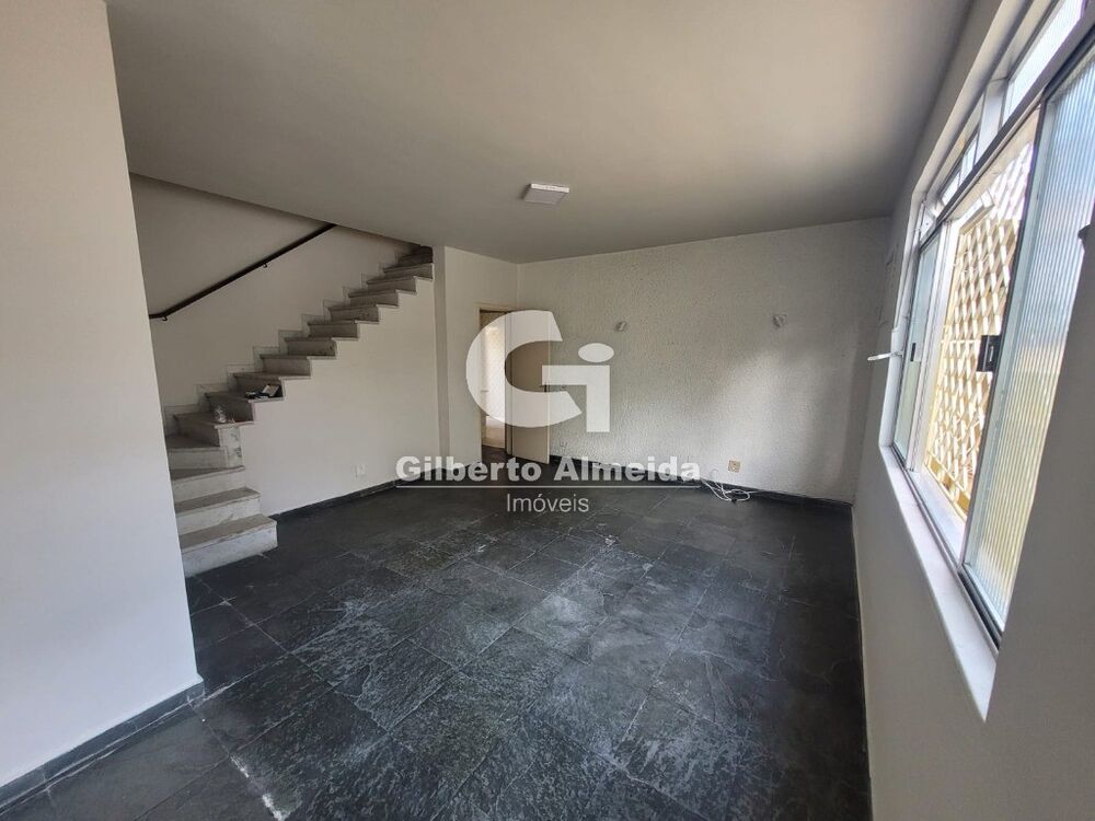 Casa para alugar com 2 quartos, 140m² - Foto 2