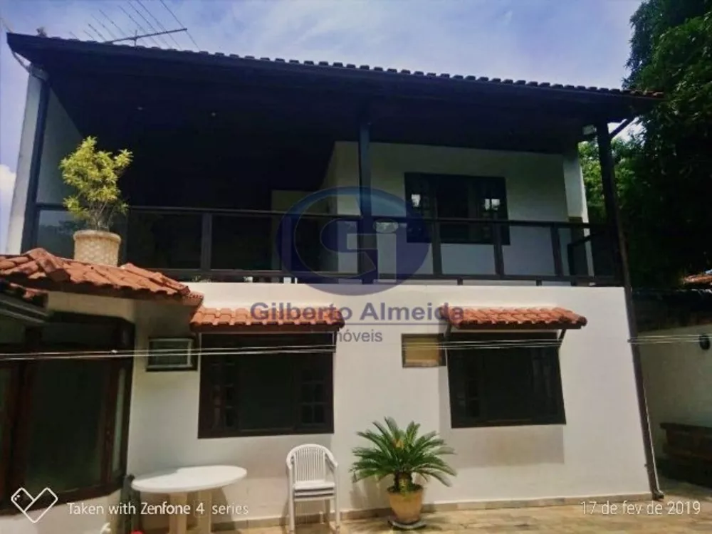 Casa à venda com 4 quartos, 200m² - Foto 3