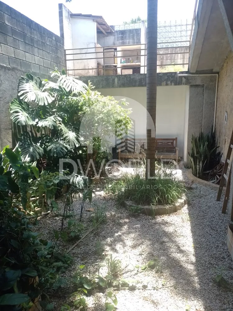 Casa à venda com 2 quartos, 140m² - Foto 2