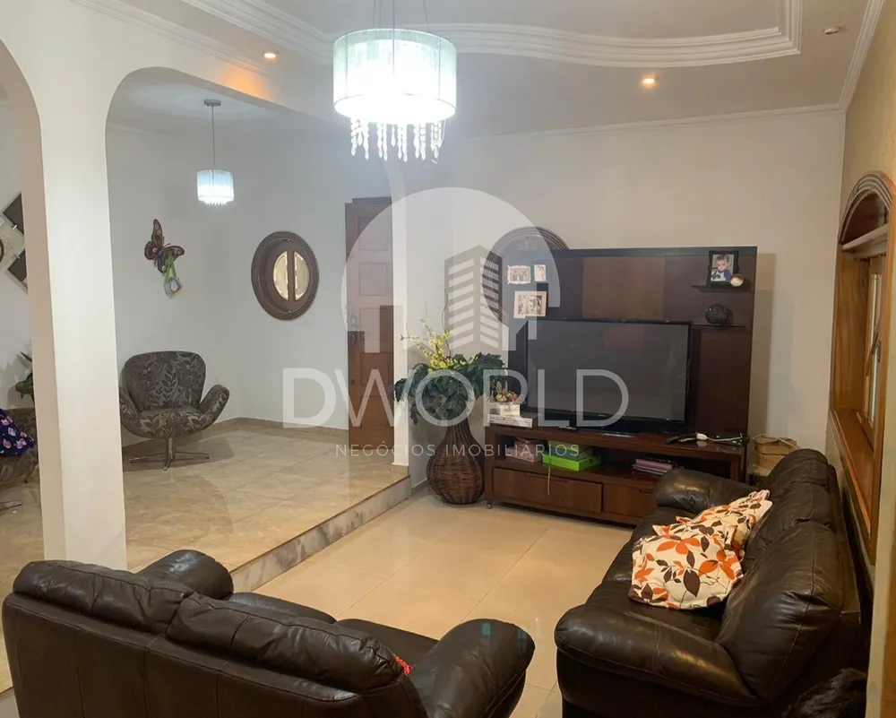 Casa, 4 quartos, 230 m² - Foto 1