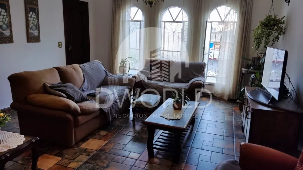 Casa, 3 quartos, 252 m² - Foto 1