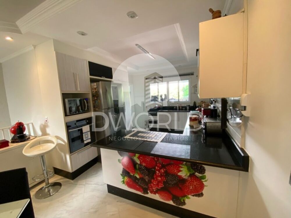 Sobrado, 3 quartos, 319 m² - Foto 1